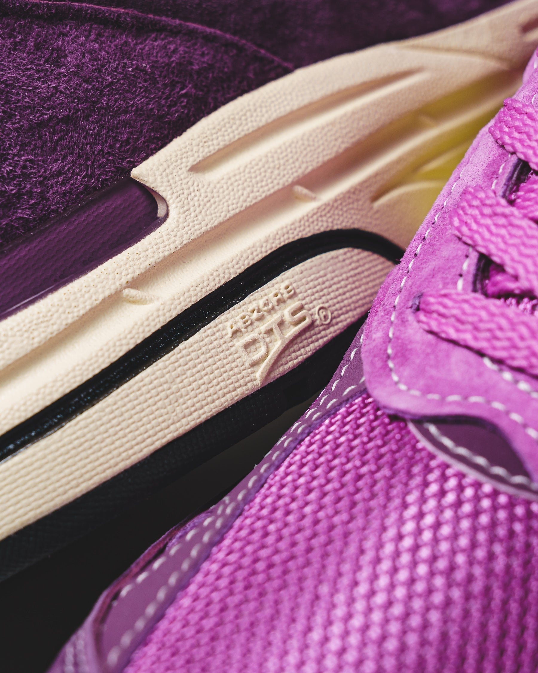 New Balance Unisex Made in USA 993 Passion Fruit Dusted Grape U9934JA