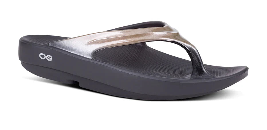 OOFOS Oolala Luxe Flips (Women)