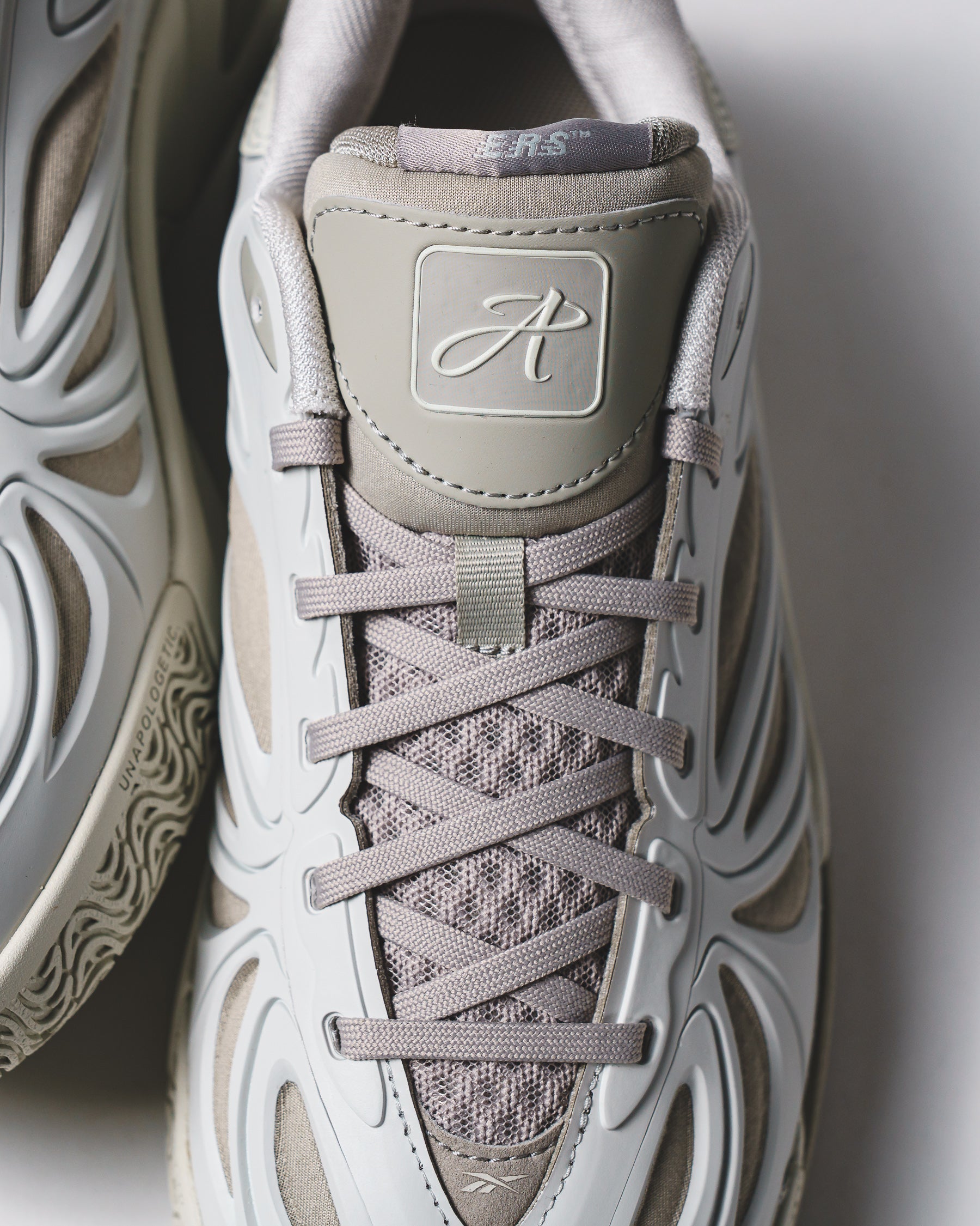 Reebok Basketball Unisex Angel Reese 1 Grey 100262831